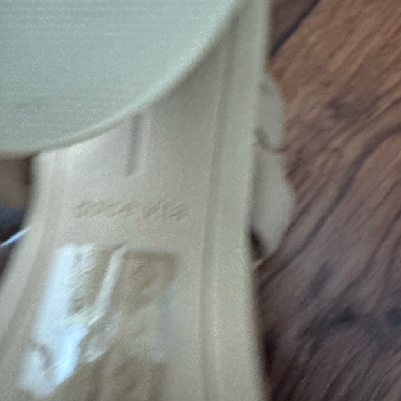 Dolce Vita Tan Heels Elegant and Comfortable - Picture 5 of 6